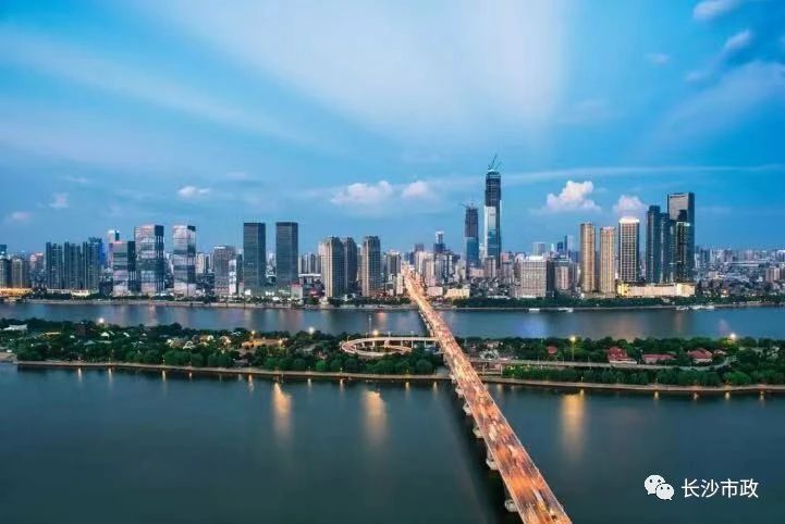 以城市，見未來；與城市，共成長